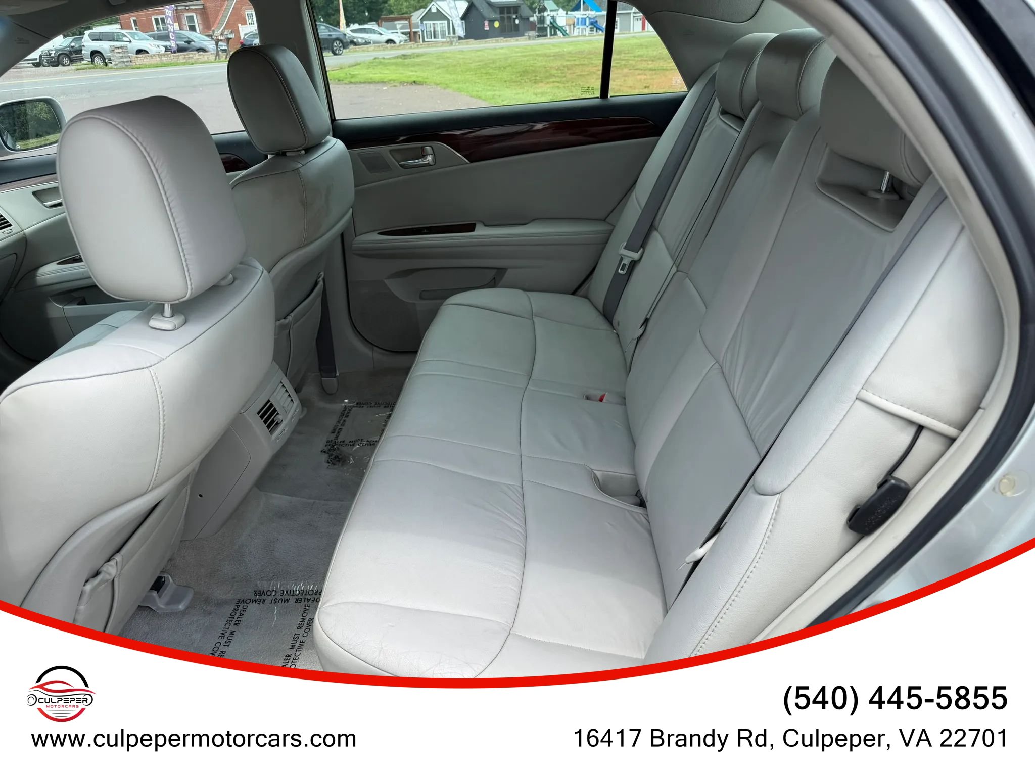 Used 2010 Toyota Avalon XLS FWD image 10