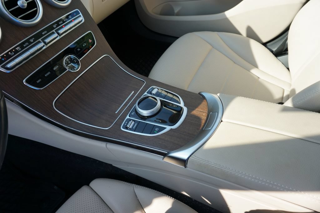 Certified 2020 Mercedes-Benz C 300 4MATIC Sedan image 20