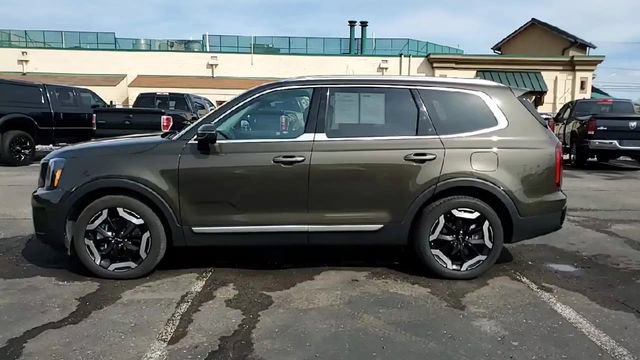 Used 2025 Kia Telluride S FWD image 5