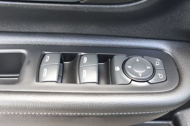 Used 2023 GMC Terrain SLE FWD image 13