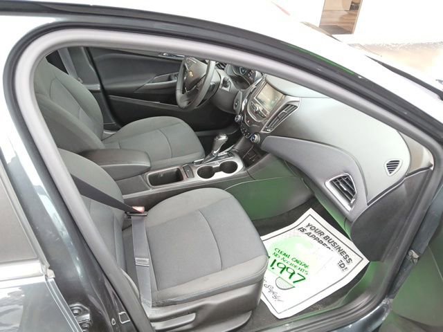 Used 2017 Chevrolet Cruze LT w/ Convenience Package image 12