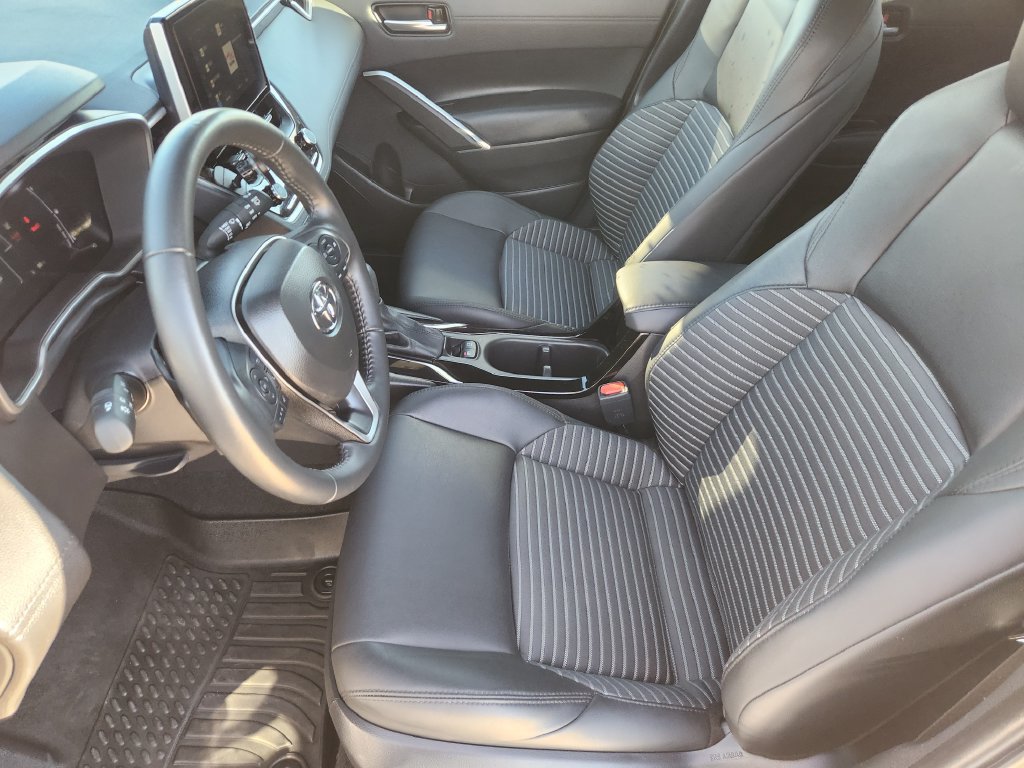 Used 2025 Toyota Corolla Cross AWD Hybrid w/ Convenience Package image 16