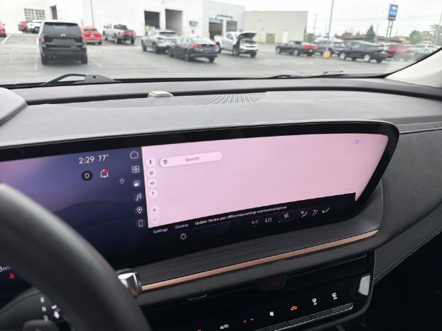 Certified 2025 Buick Envision Sport Touring AWD/4WD image 25