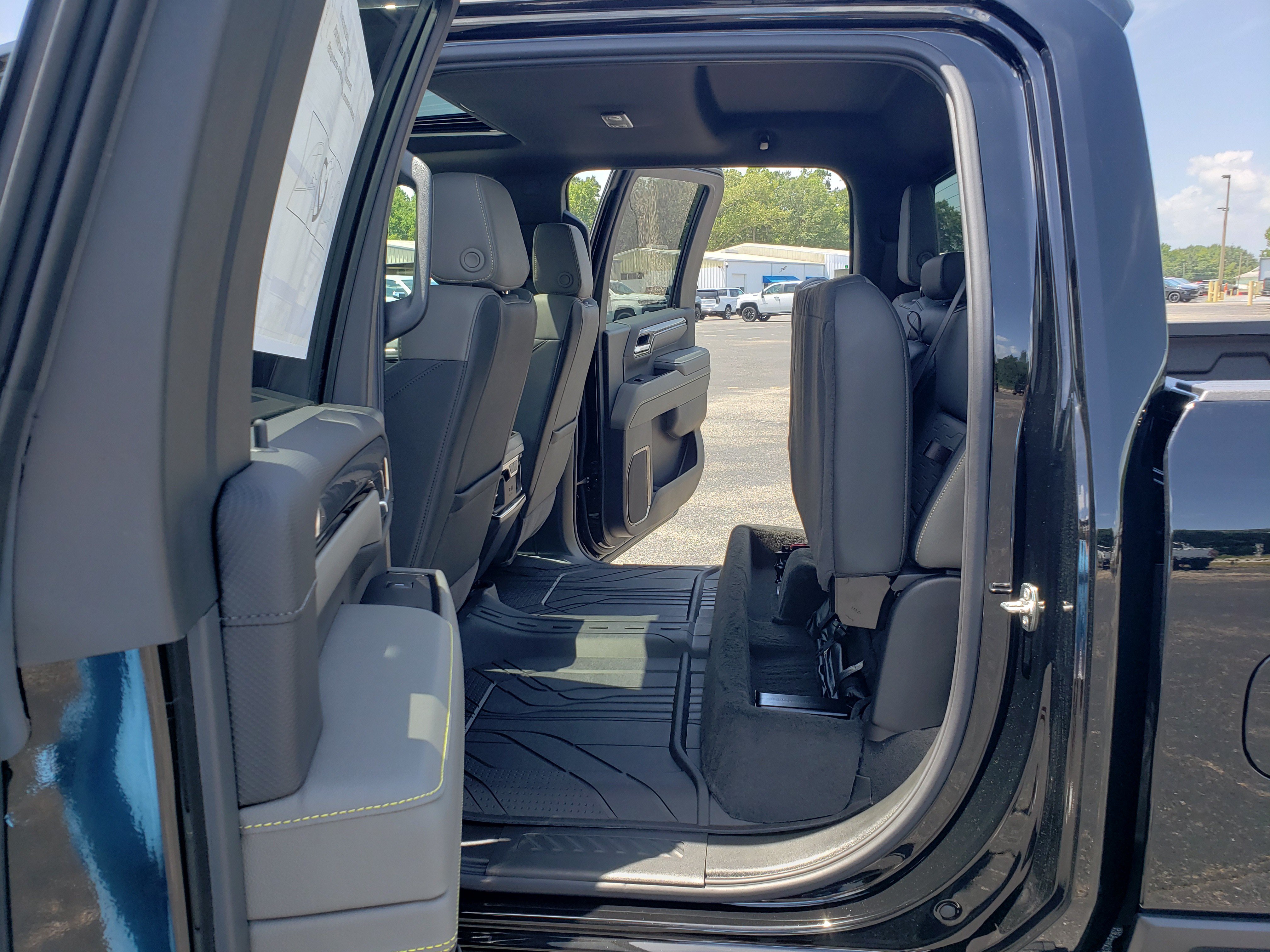 New 2026 Chevrolet Silverado 2500 ZR2 w/ LPO, Dark Essentials Package AWD/4WD image 35