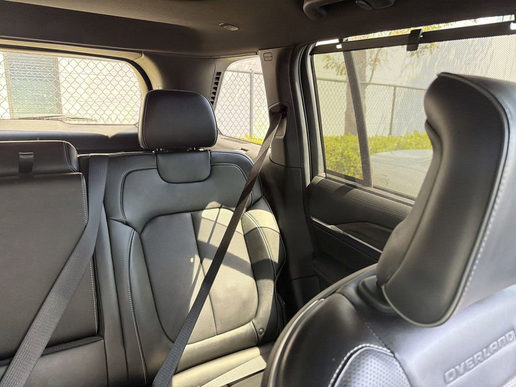 Used 2022 Jeep Grand Cherokee Overland w/ Advanced Protech Group III image 15