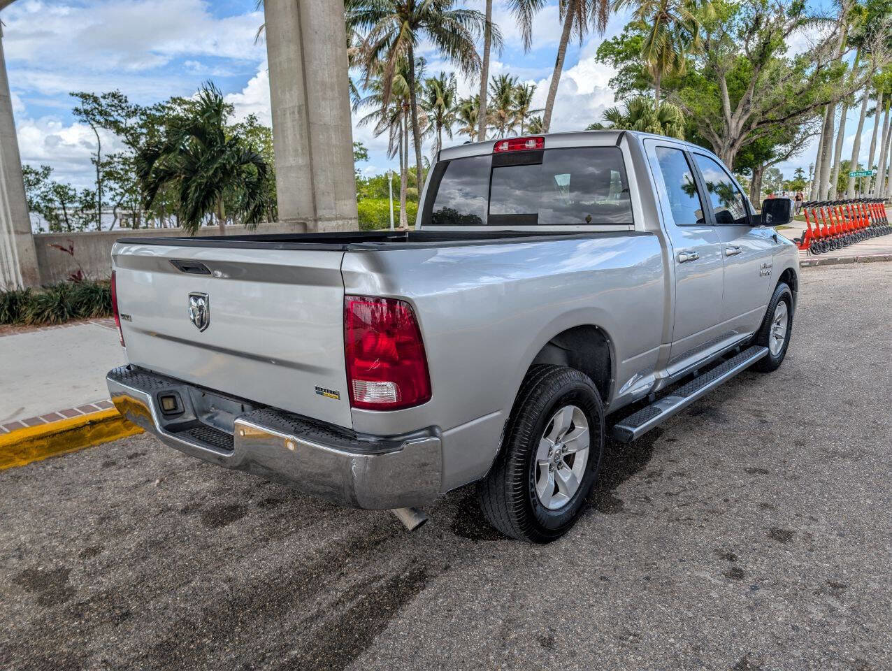 Used 2018 RAM 1500 Classic SLT image 6