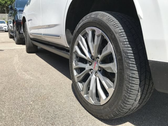 Used 2021 GMC Yukon Denali w/ Denali Premium Package AWD/4WD image 8