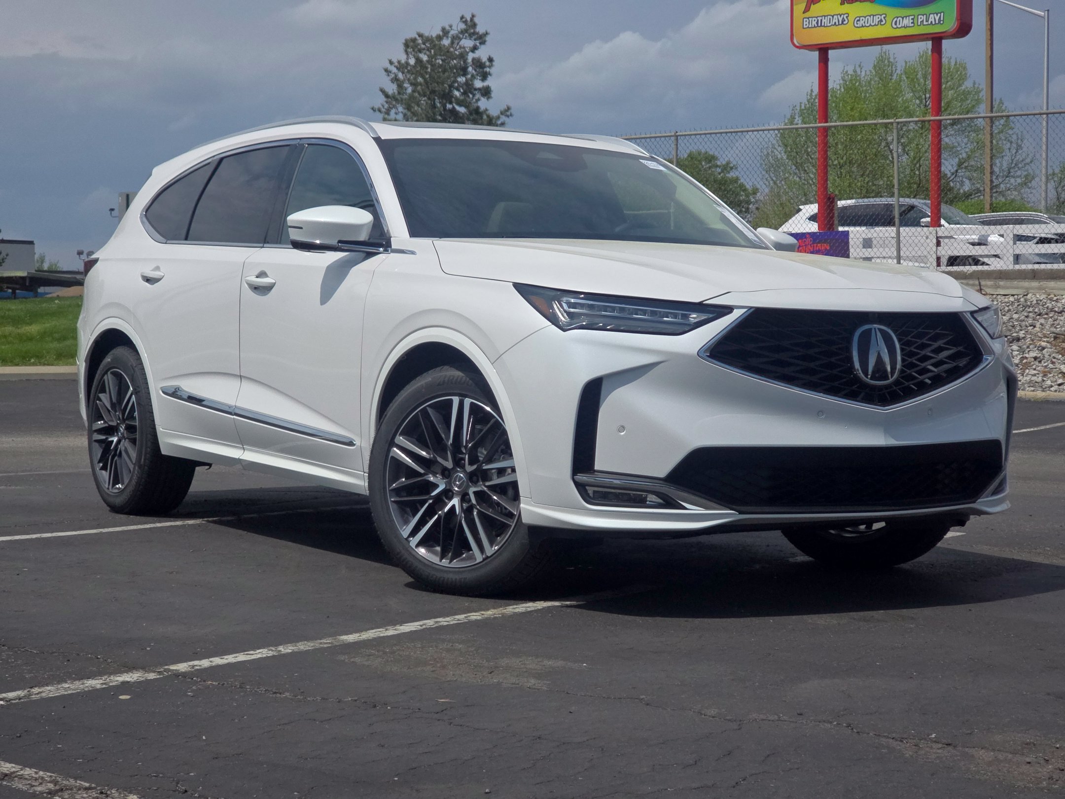 New 2026 Acura MDX w/ Advance Package AWD/4WD image 2