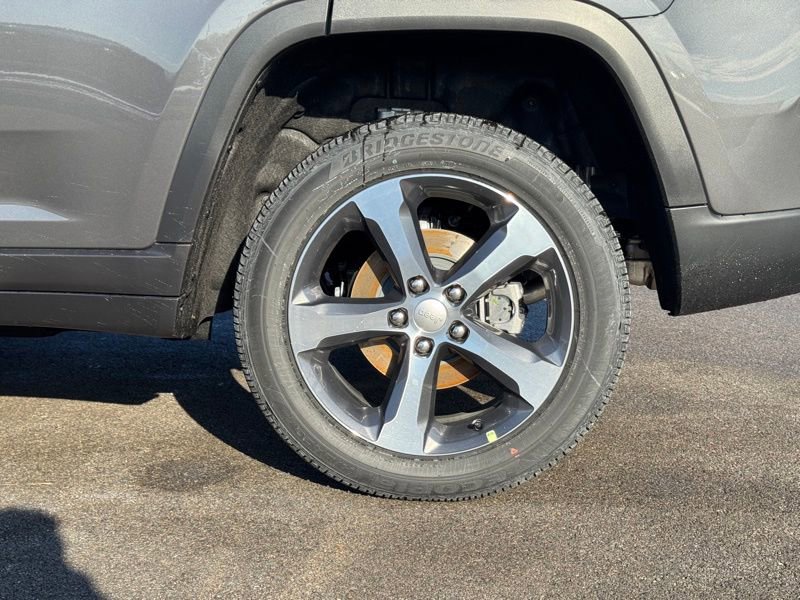 New 2025 Jeep Grand Cherokee Limited w/ Luxury Tech Group II image 43