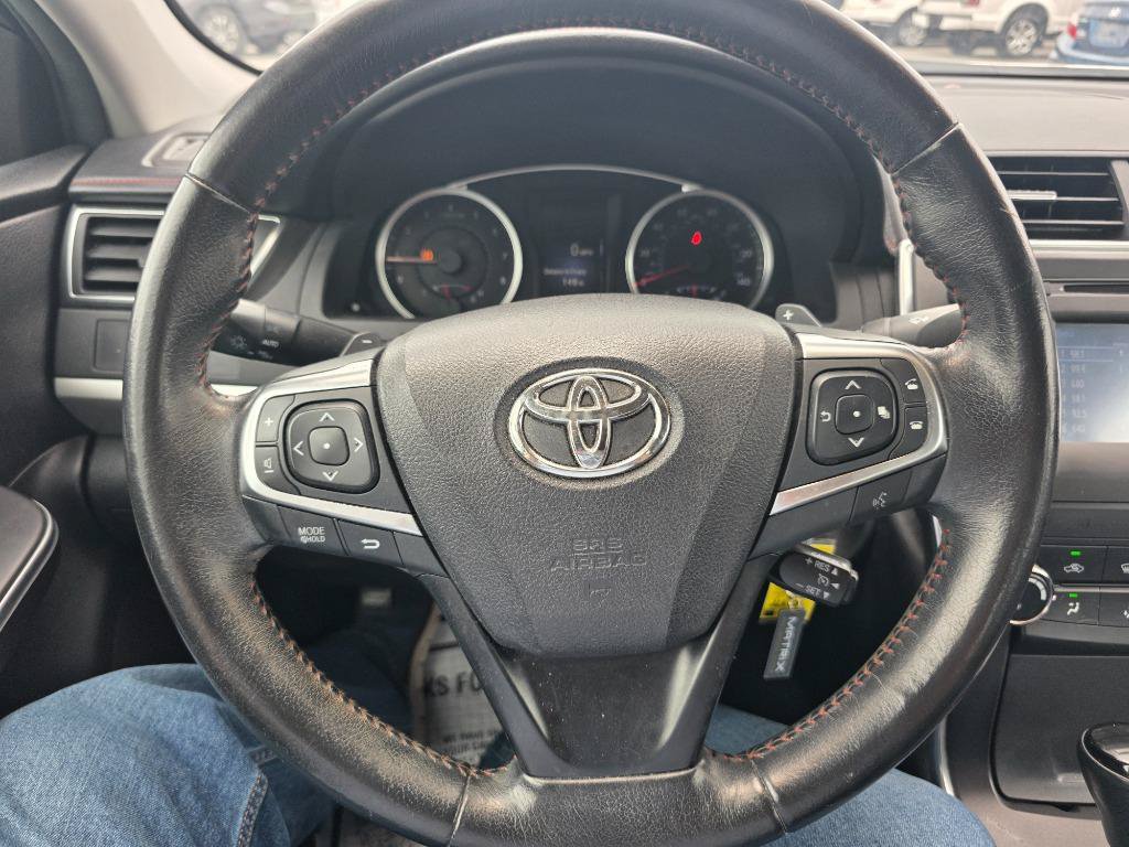 Used 2015 Toyota Camry SE FWD image 13
