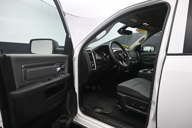 Used 2022 RAM 1500 Classic SLT AWD/4WD image 12