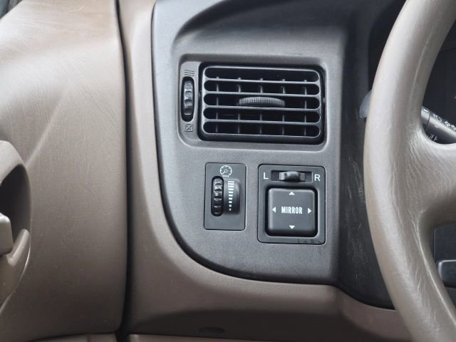 Used 1998 Toyota Sienna CE image 16