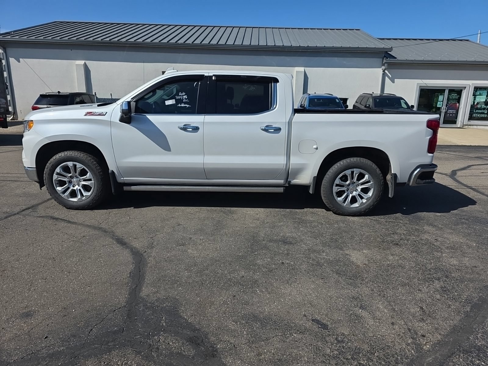 Used 2025 Chevrolet Silverado 1500 LTZ w/ Z71 Off-Road Package AWD/4WD image 8