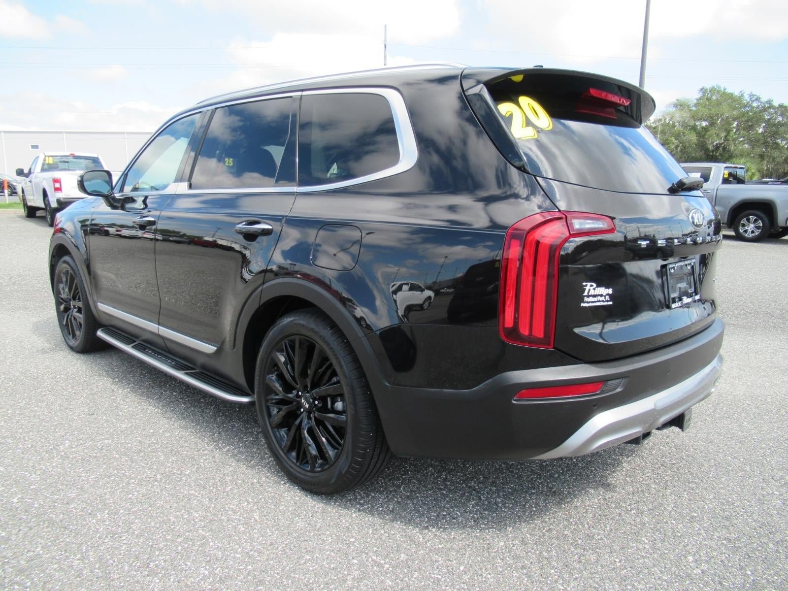 Used 2020 Kia Telluride SX w/ Towing Package FWD image 6
