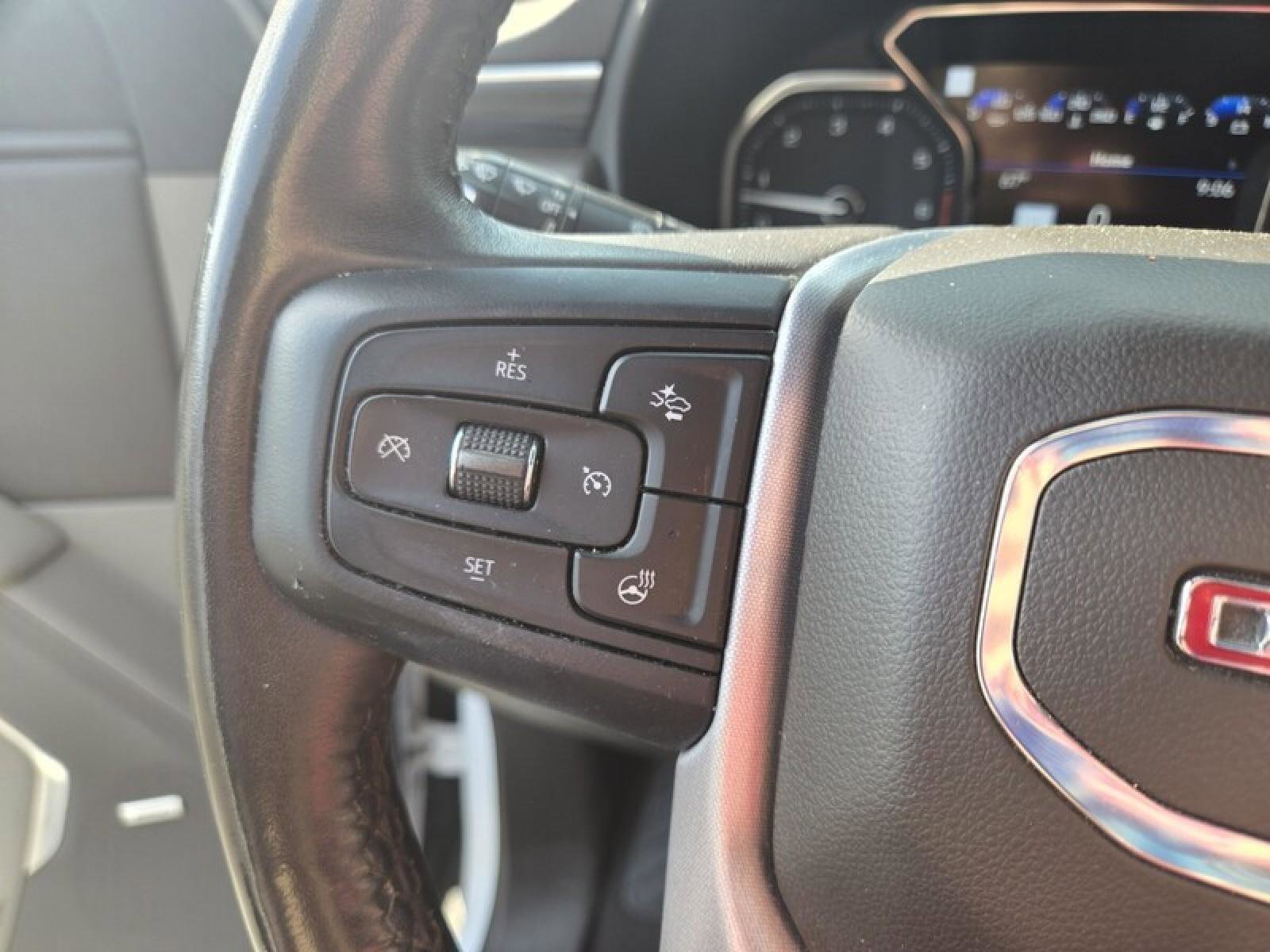 Used 2021 GMC Yukon XL SLT w/ SLT Premium Package image 14