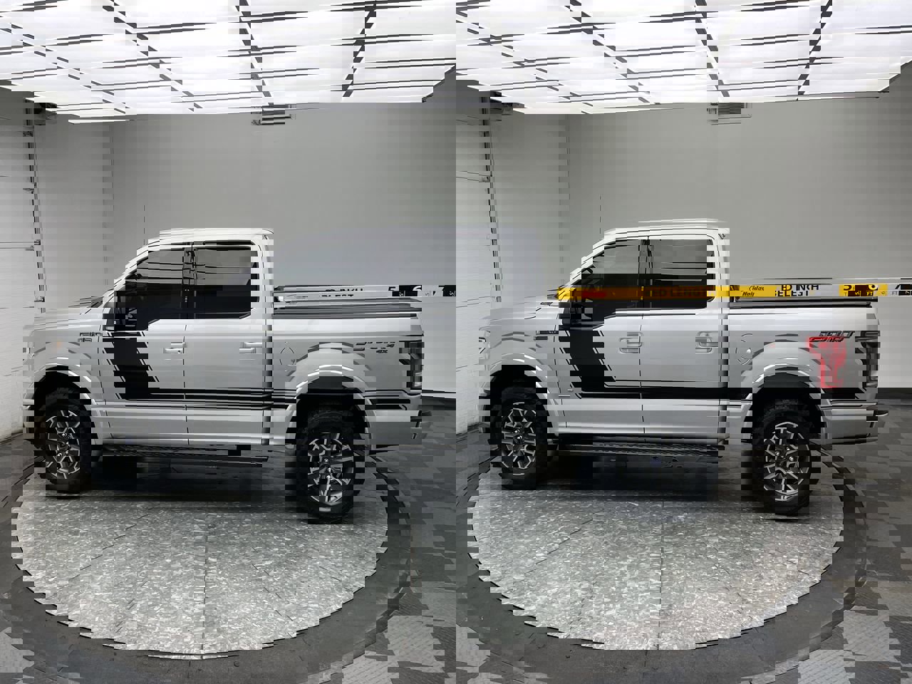 Used 2016 Ford F150 XLT w/ Equipment Group 302A Luxury image 6