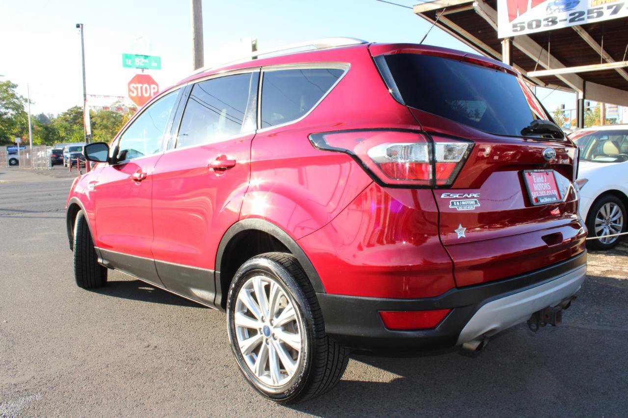 Used 2017 Ford Escape Titanium AWD/4WD image 4