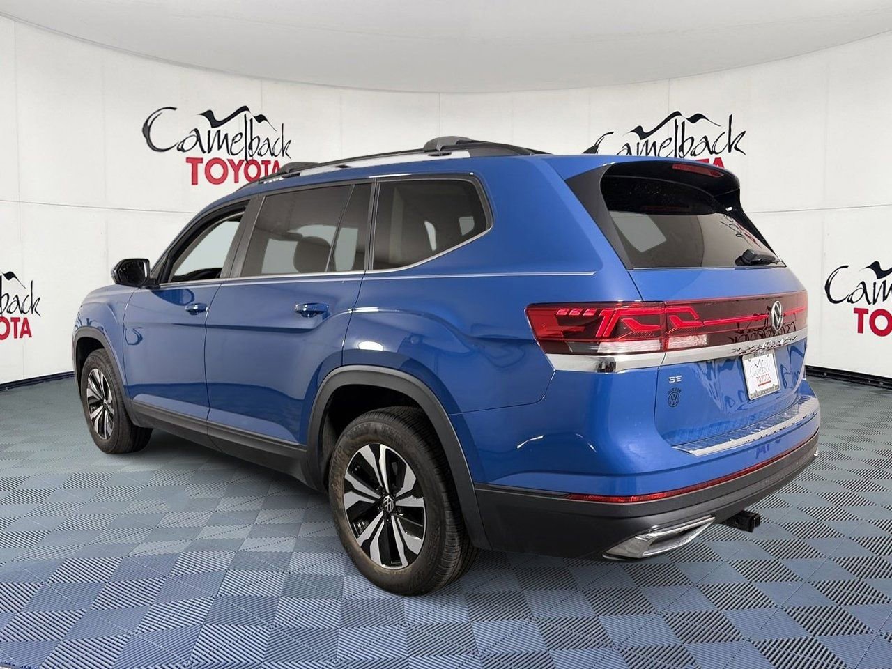 Used 2025 Volkswagen Atlas SE AWD/4WD image 5