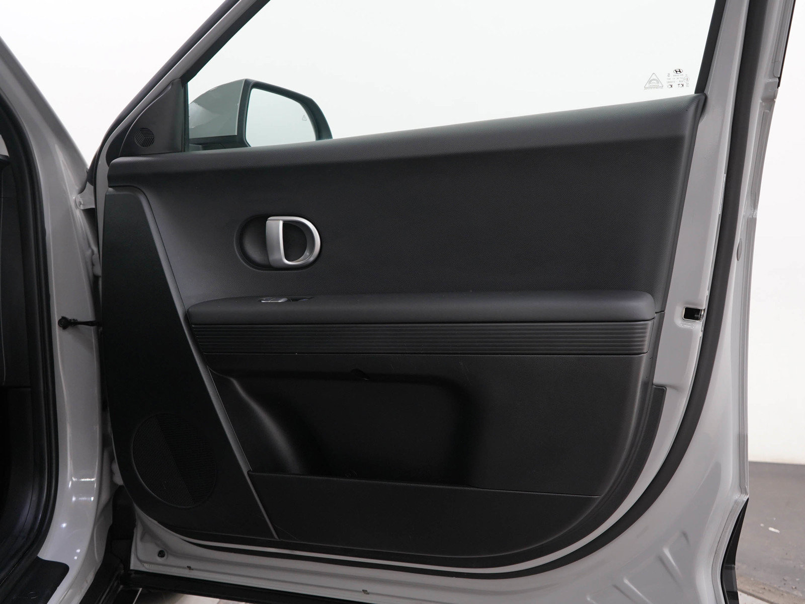 Certified 2024 Hyundai Ioniq 5 SE AWD/4WD image 9