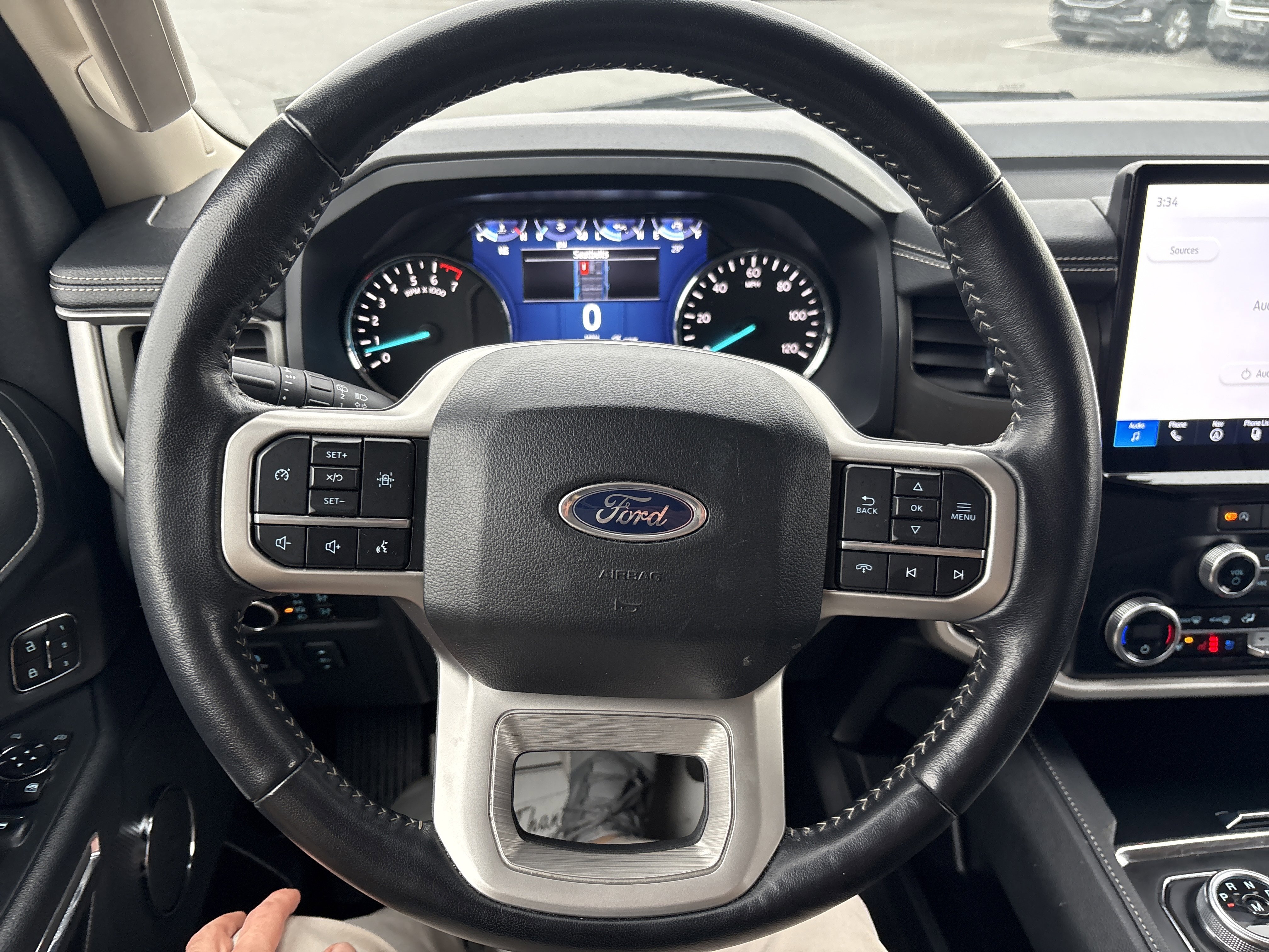 Used 2024 Ford Expedition XLT image 22