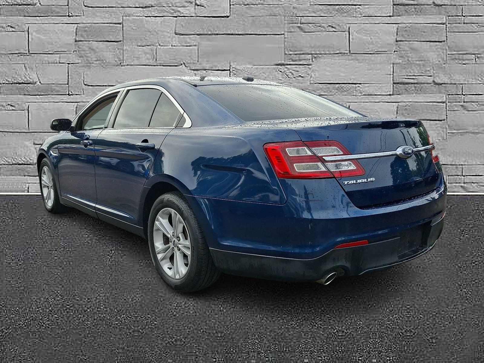 Certified 2017 Ford Taurus SE FWD image 8
