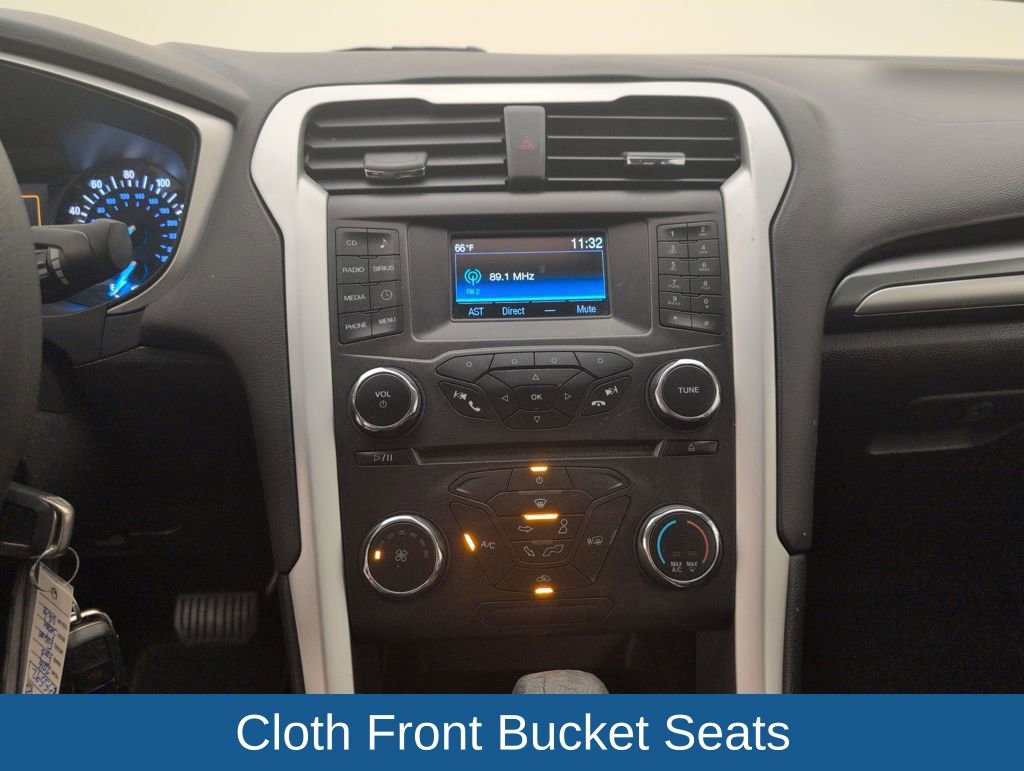 Used 2016 Ford Fusion SE image 25