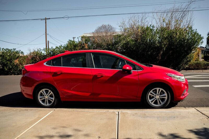 Used 2017 Chevrolet Cruze LT FWD image 6