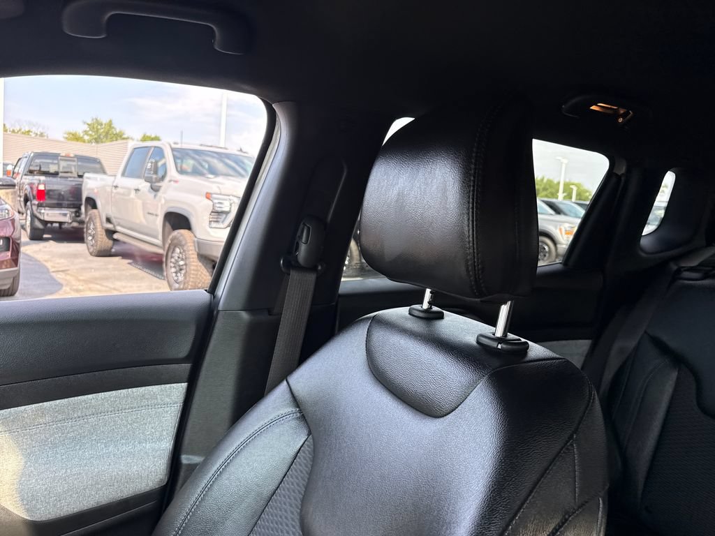 Used 2024 Jeep Compass Latitude AWD/4WD image 37