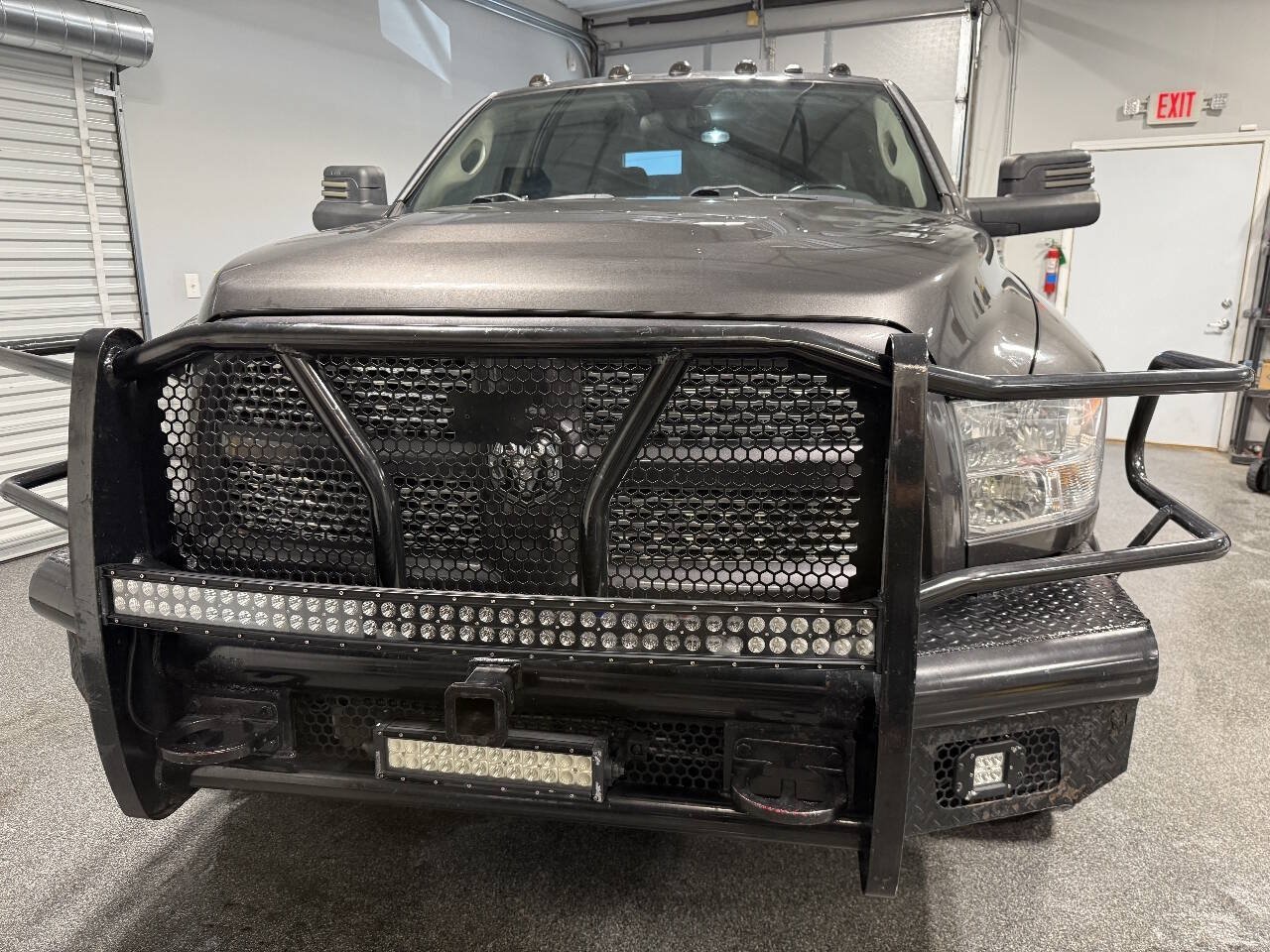 Used 2017 RAM 2500 Tradesman w/ Chrome Appearance Group AWD/4WD image 4