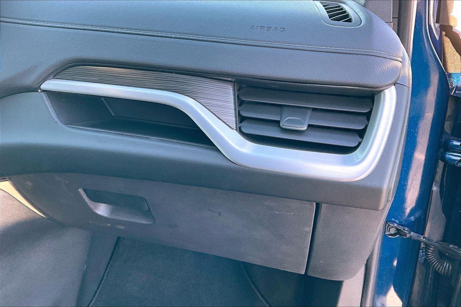 Used 2023 GMC Terrain SLE w/ Driver Convenience Package image 18