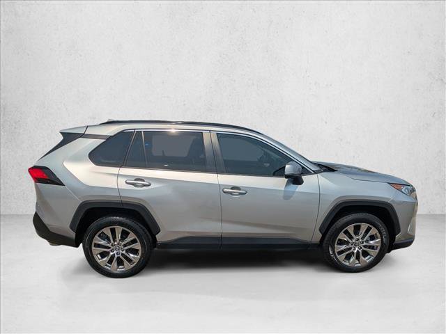 Used 2020 Toyota RAV4 XLE Premium FWD video 4