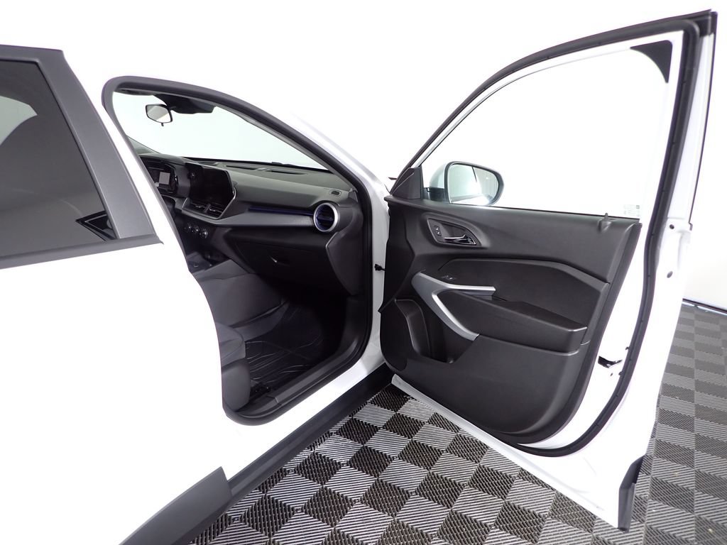 New 2026 Chevrolet Trax LS w/ LS Convenience Package FWD image 34