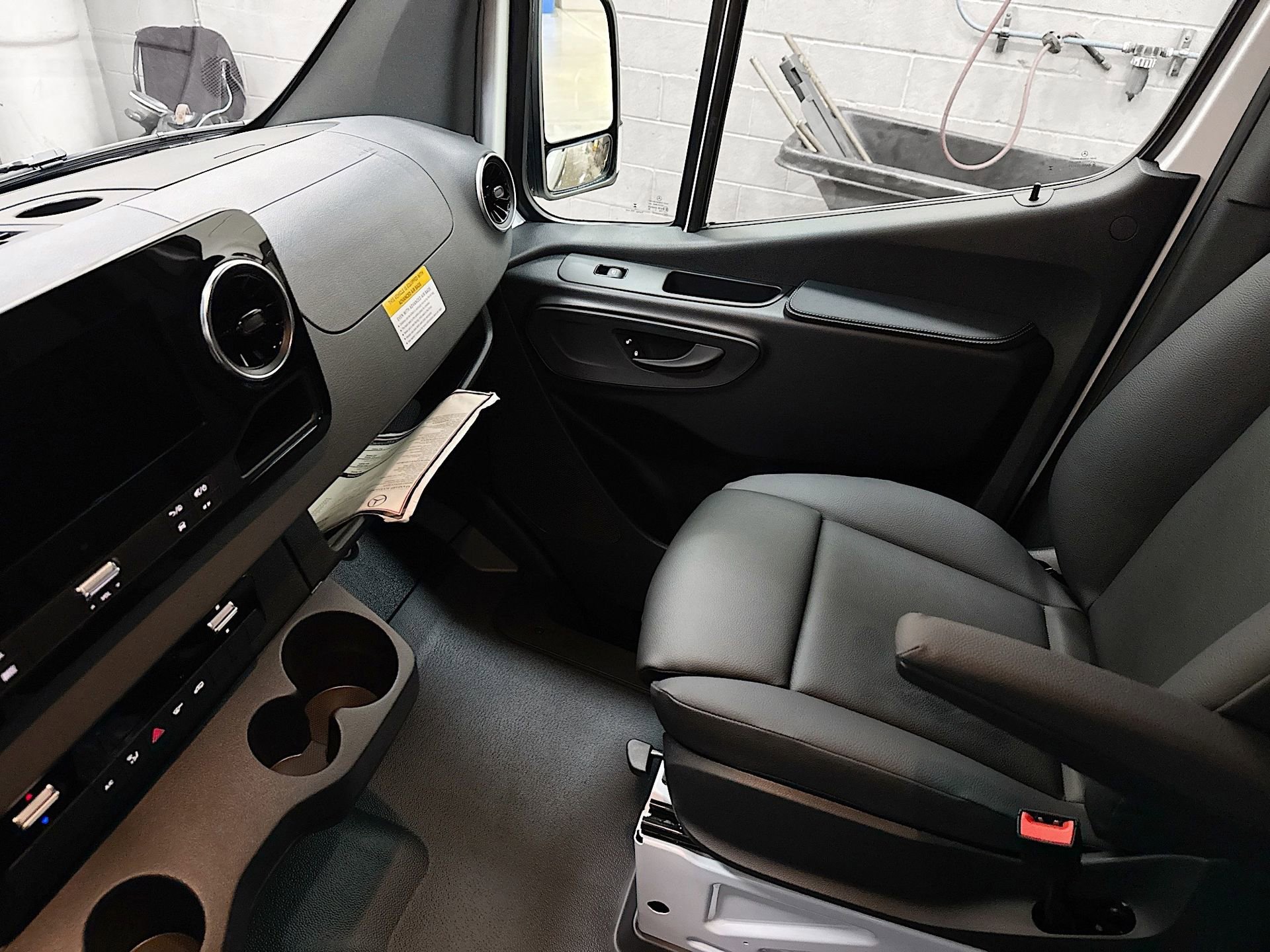 Used 2026 Mercedes-Benz Sprinter 2500 image 23