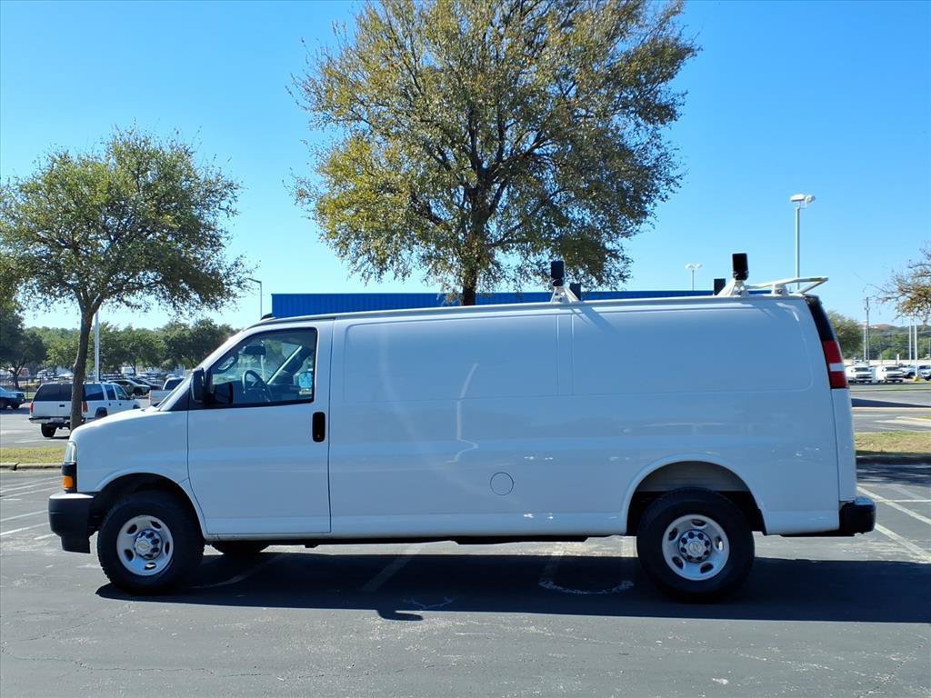 Used 2025 Chevrolet Express 2500 Extended w/ Driver Convenience Package RWD image 10