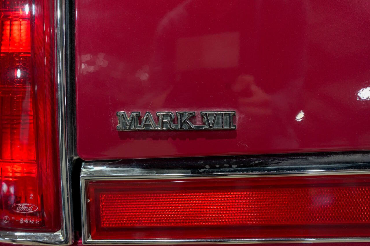 Used 1990 Lincoln Mark VII LSC RWD image 25
