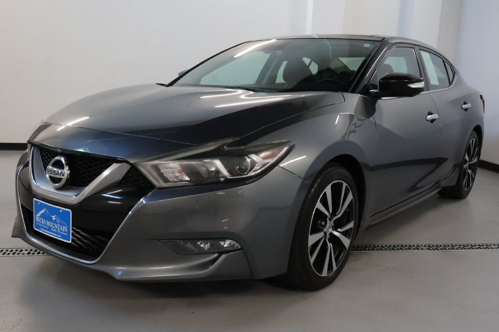 Used 2017 Nissan Maxima Platinum w/ Interior Lighting Package FWD image 4