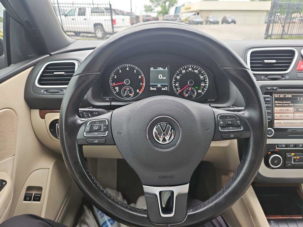 Used 2012 Volkswagen Eos Lux FWD image 16