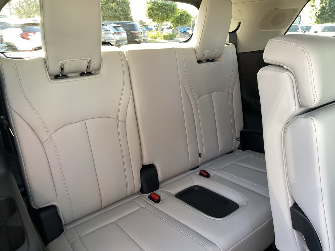Certified 2027 INFINITI QX60 Luxe w/ Cargo Package FWD image 13