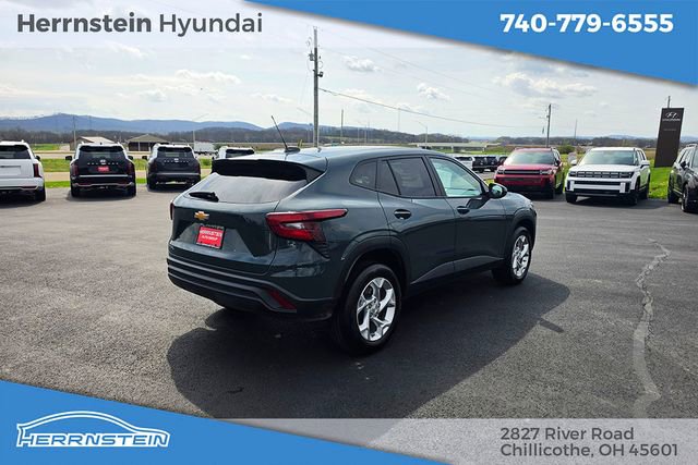 Used 2025 Chevrolet Trax LS w/ LS Convenience Package FWD image 27