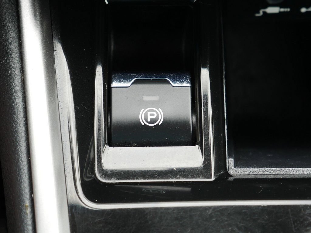 Used 2024 Subaru Outback Premium AWD/4WD image 40