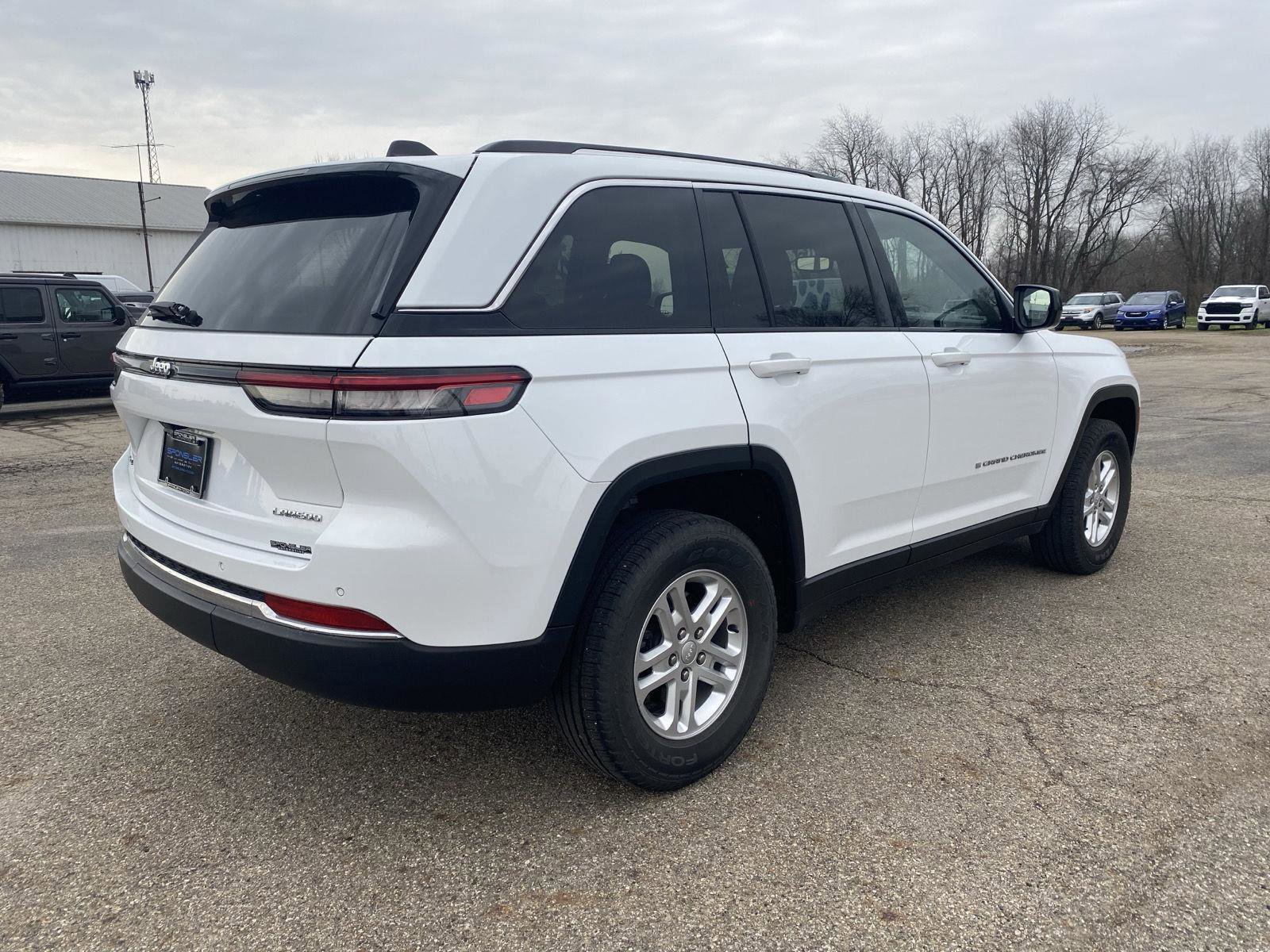 Used 2022 Jeep Grand Cherokee Laredo w/ Luxury Tech Group I image 5