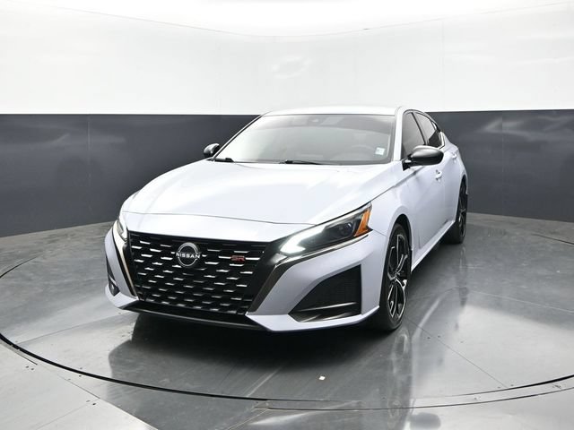 Used 2023 Nissan Altima 2.5 SR FWD image 4