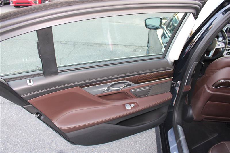 Used 2018 BMW 750i xDrive AWD/4WD image 13