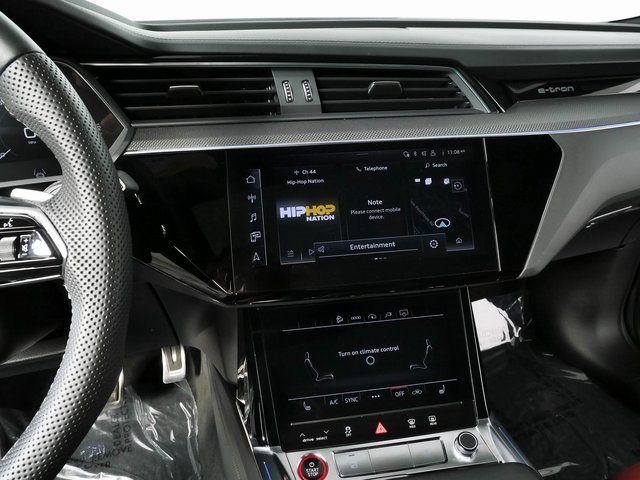 Used 2024 Audi SQ8 e-tron Premium Plus w/ Black Optic Package AWD/4WD image 13