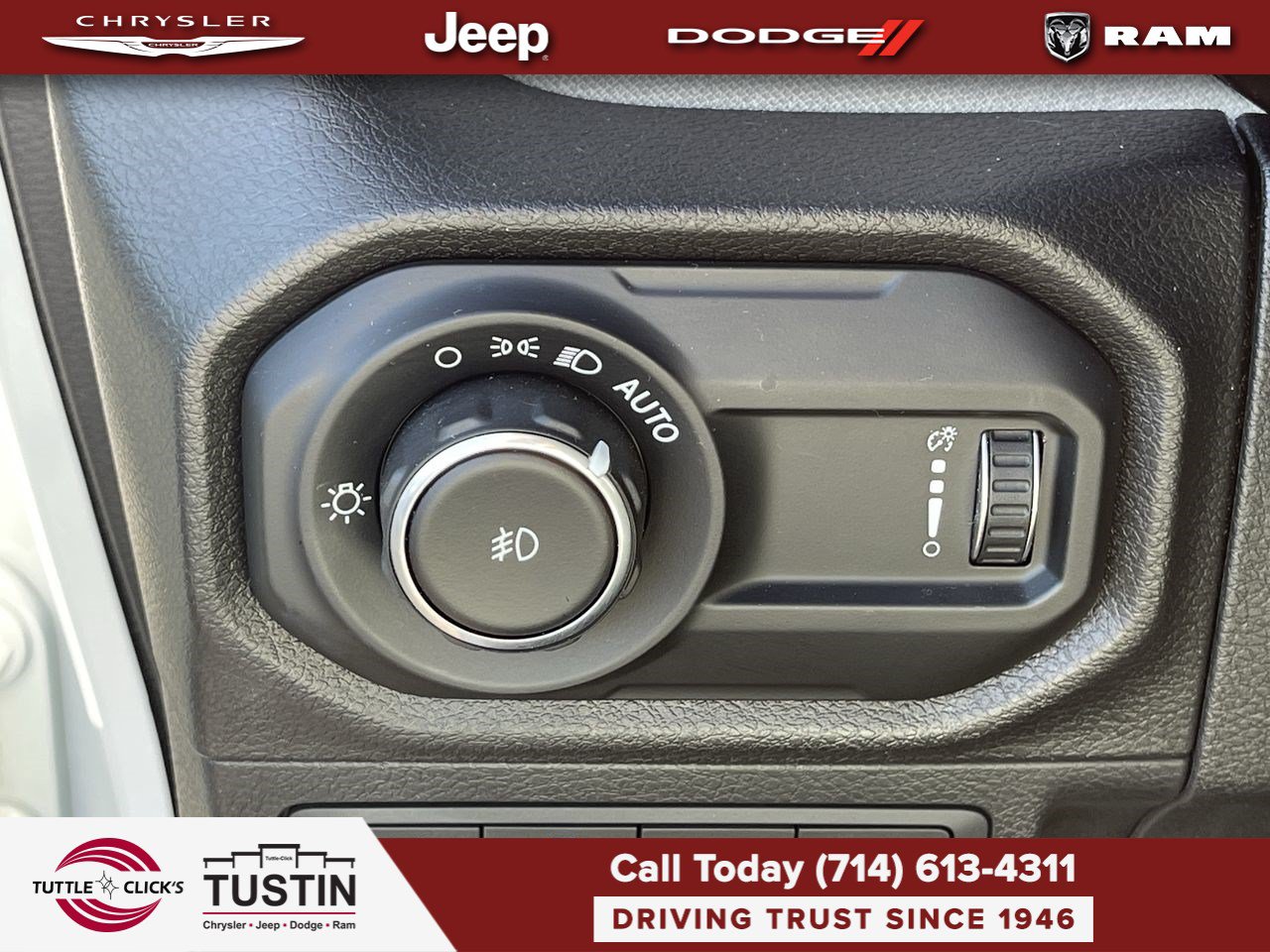 Used 2024 Jeep Wrangler Unlimited AWD/4WD image 25