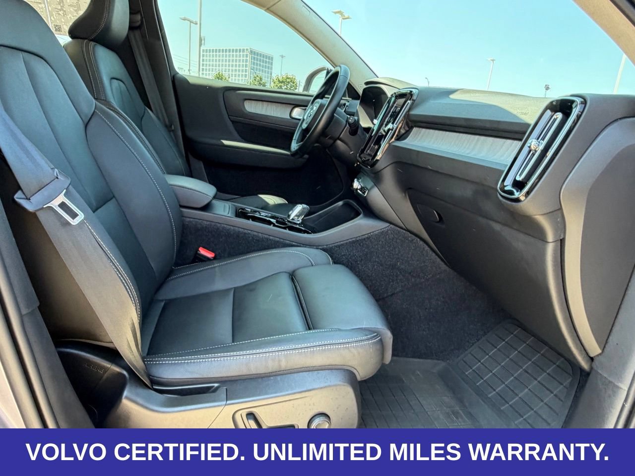Certified 2026 Volvo XC40 B5 Plus AWD/4WD image 32