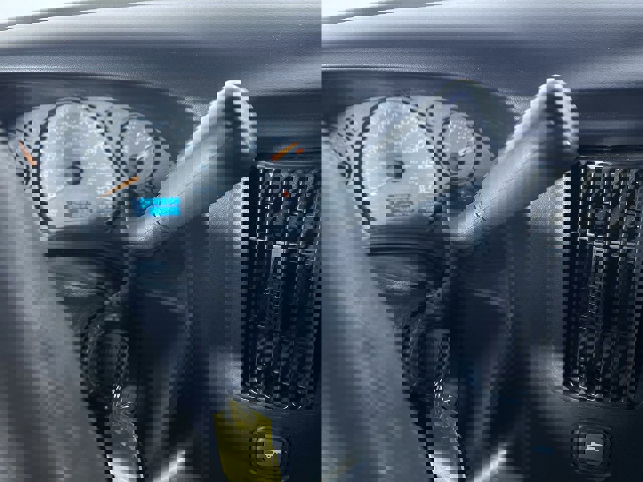 Used 2003 GMC Savana 1500 w/ Preferred Equipment Group 3 image 6