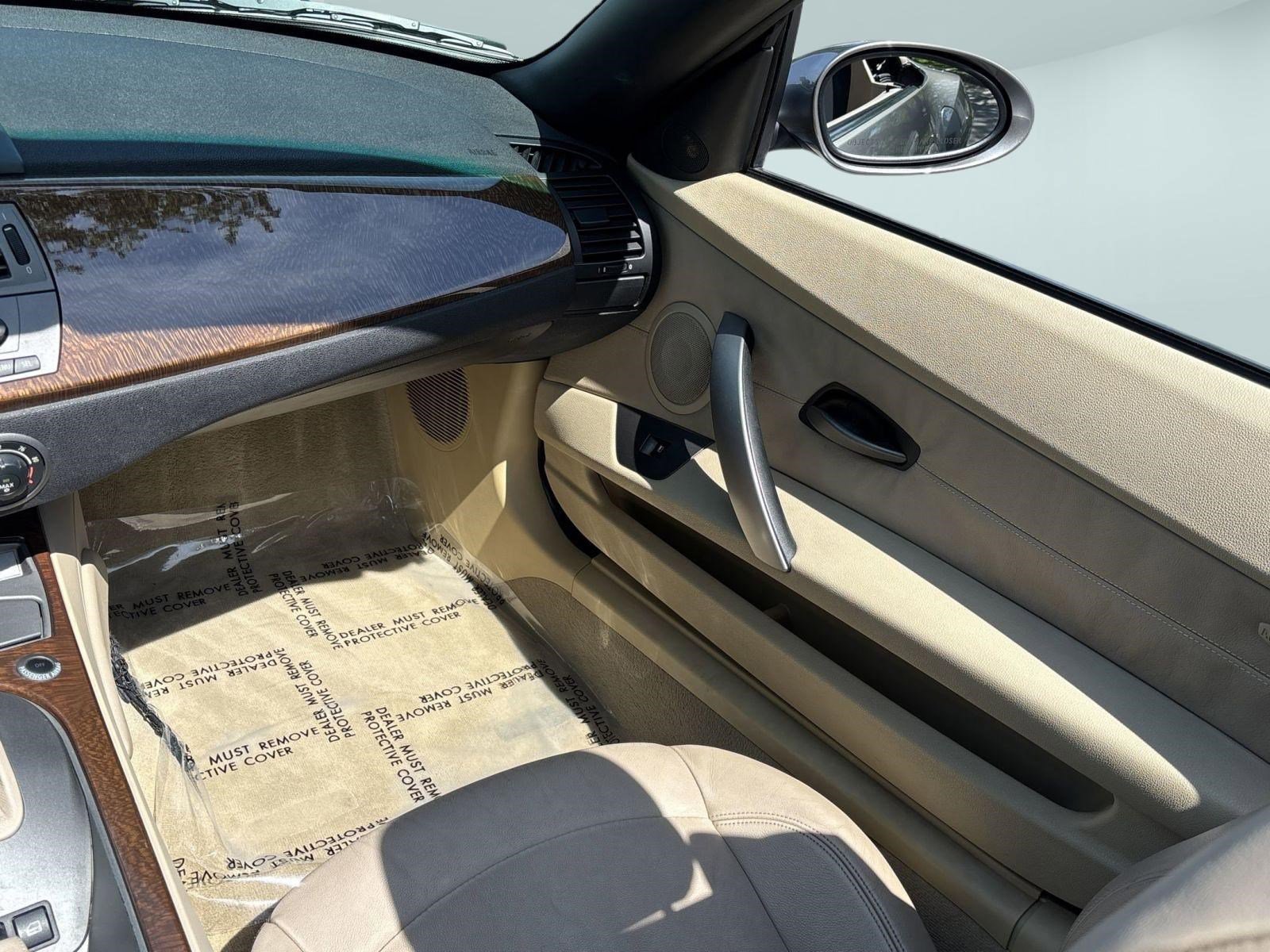 Used 2003 BMW Z4 3.0i RWD image 26