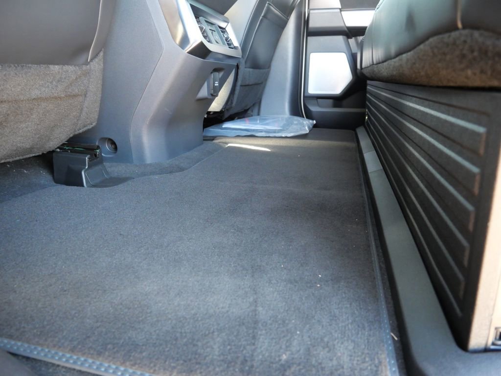 Used 2026 Ford F450 Platinum w/ FX4 Off-Road Package image 12