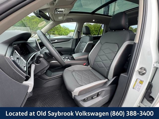 Certified 2025 Volkswagen Atlas Peak Edition SE AWD/4WD image 35